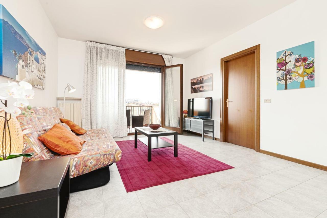 דירות ורונה Colourful Flat Borgo Roma מראה חיצוני תמונה
